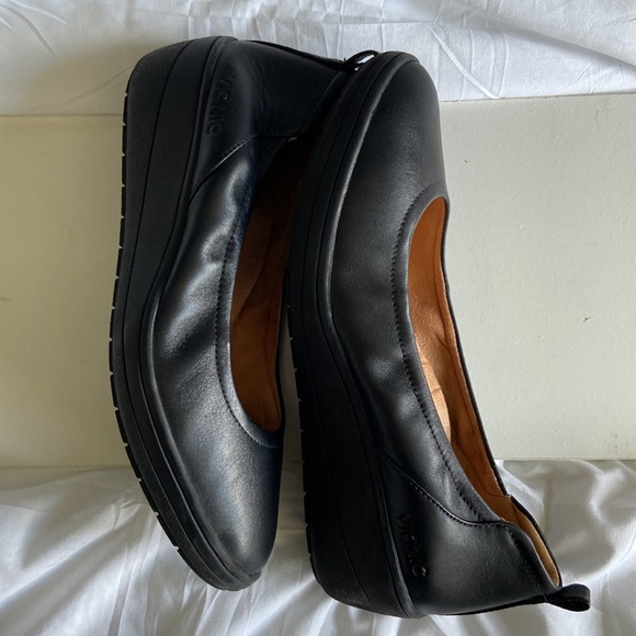 Vionic Jacey Wedge Sz 9.5 Black Leather, EC, Spring Ready! - Picture 3 of 5